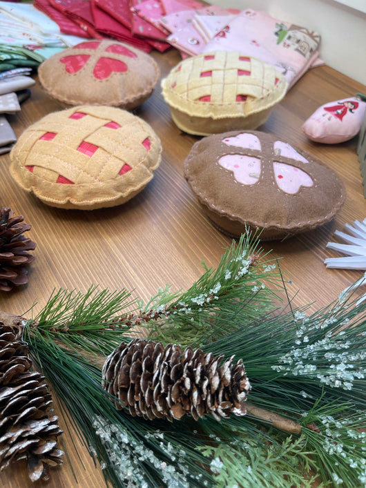 Mini Stuffed Pies Pattern – Sew A Story